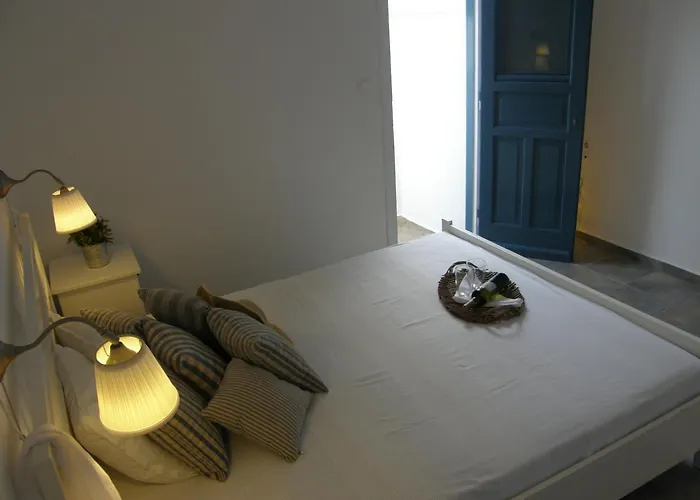 Vakantiehuis Chez Semiramis The Sun Touch House For 8 Persons 5'min From The