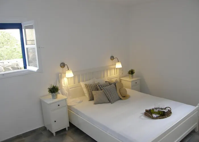 Casa de Férias Chez Semiramis The Sun Touch House For 8 Persons 5'min From The *